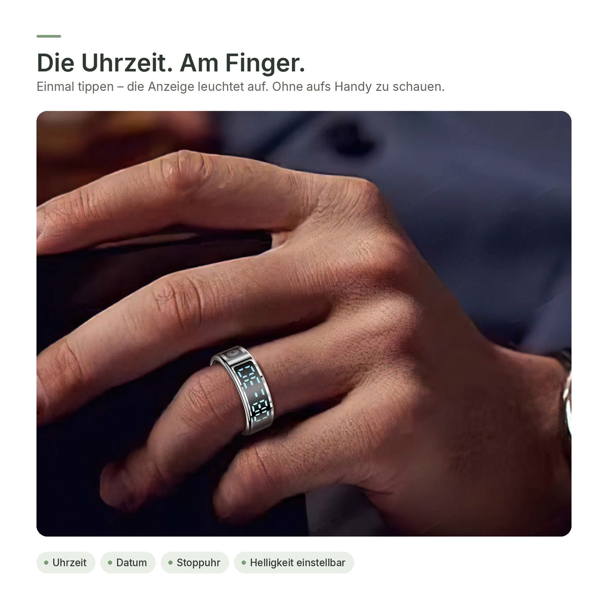 Hand mit dem flynk R5 Glow – die LED-Anzeige zeigt die Uhrzeit am Finger